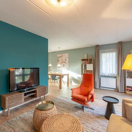 In Near The Юлианадорп