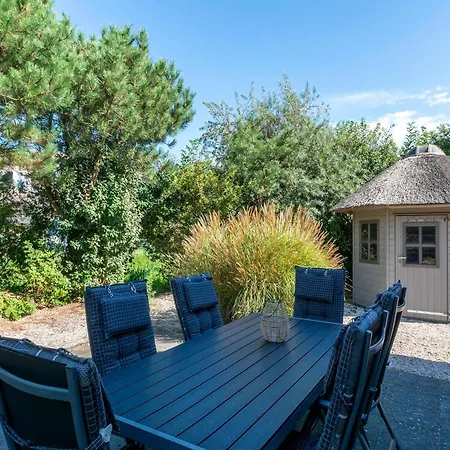 In Near The Юлианадорп